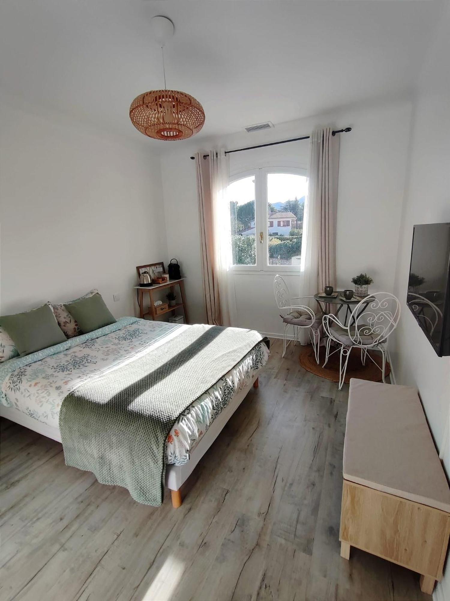 Chambre Climatisee Entre Mer Et Montagne, Avec Sdb Et Wc Privatifs Laroque-des-Albères 外观 照片